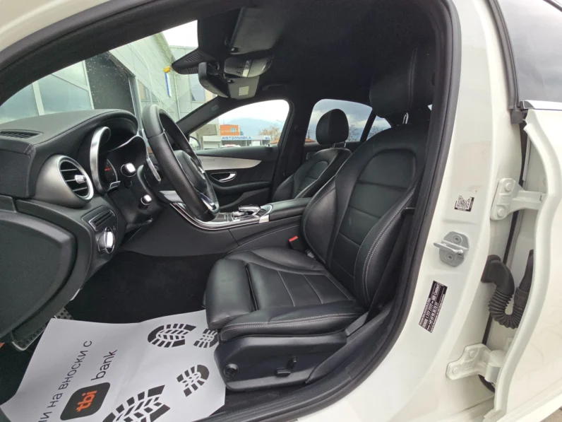 
								Mercedes-Benz C 200 AMG full									