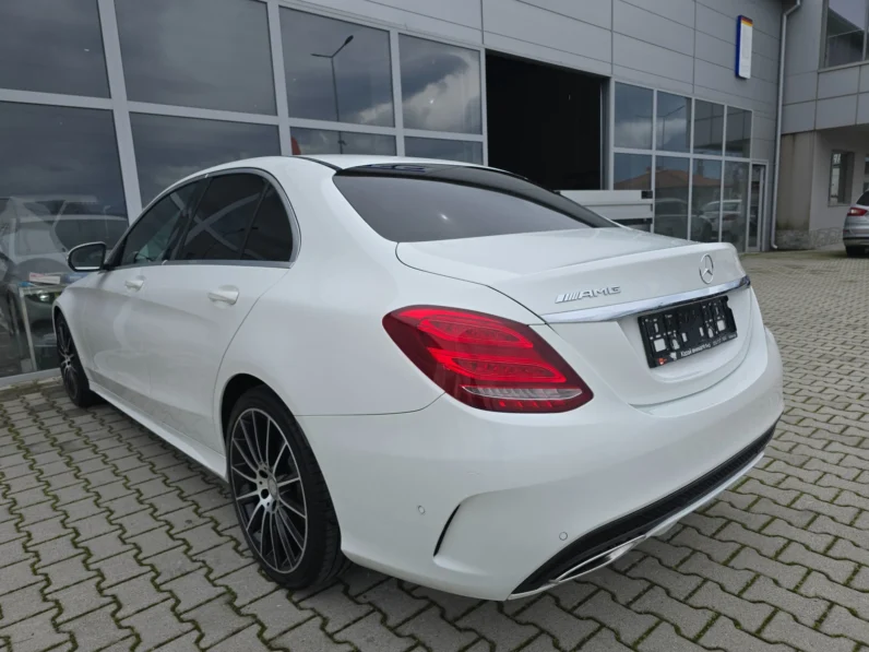 
								Mercedes-Benz C 200 AMG full									