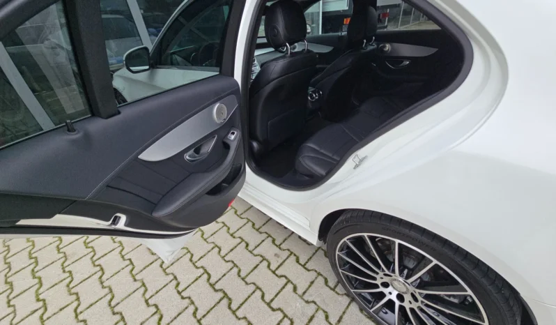 
								Mercedes-Benz C 200 AMG full									