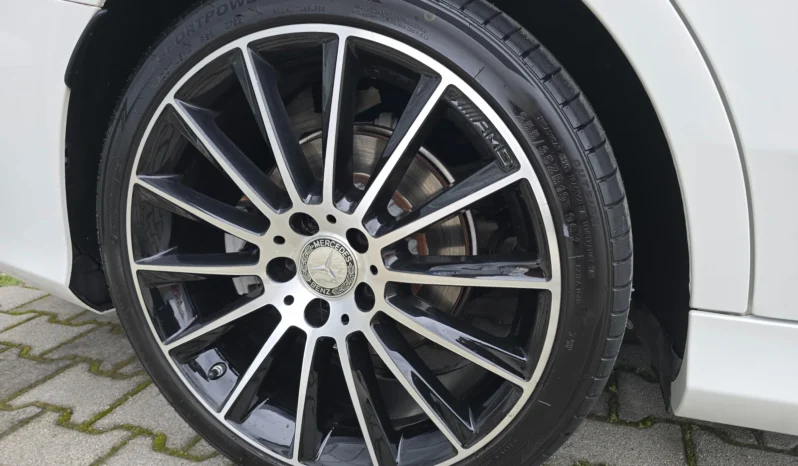 
								Mercedes-Benz C 200 AMG full									