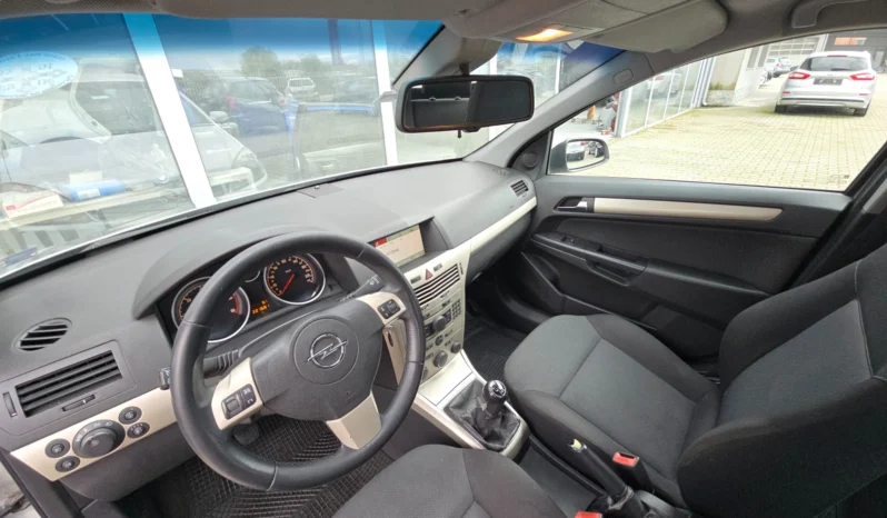 
								Opel Astra full									
