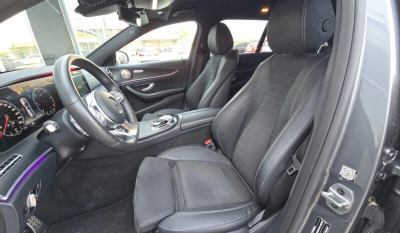 
								Mercedes-Benz E 220 full									