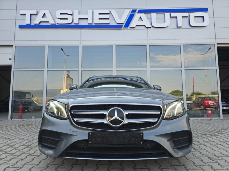 
								Mercedes-Benz E 220 full									