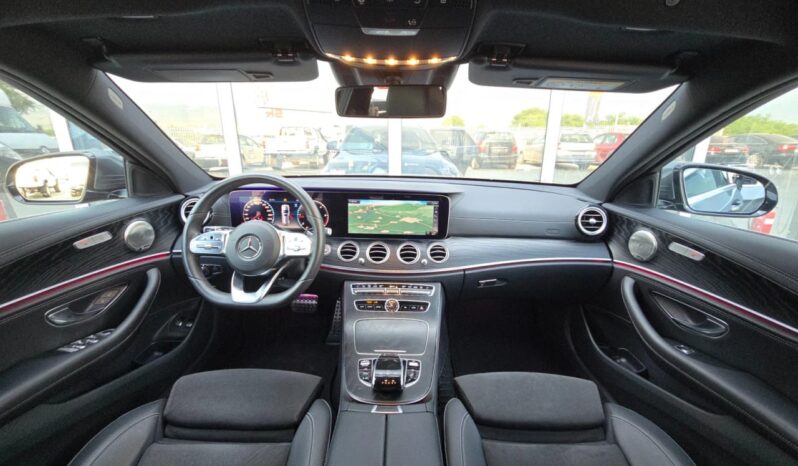 
								Mercedes-Benz E 220 full									